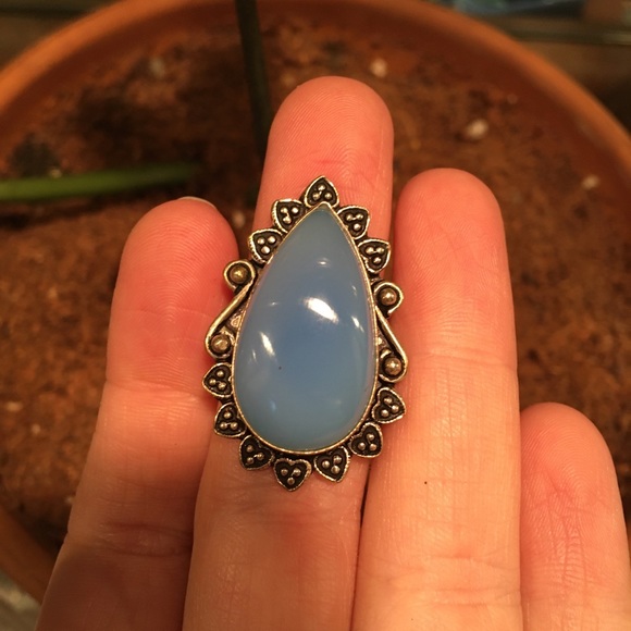 💙 Blue Chalcedony & Sterling Silver Ring 💙 - Picture 4 of 7